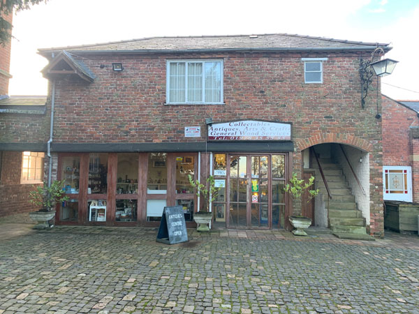 Exterior of Bryn-Y-Grog Hall Antiques & Collectibles